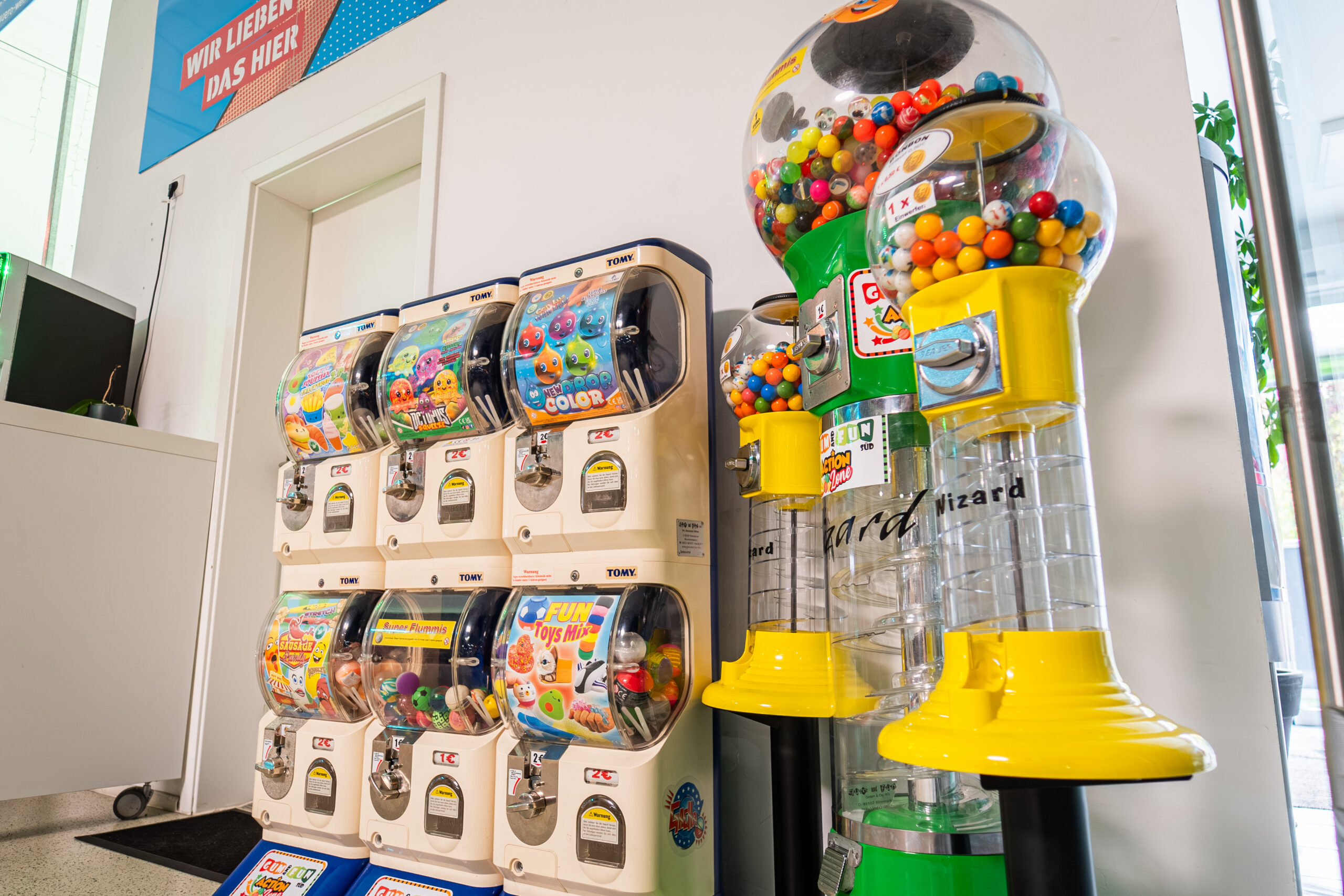 11 Süßigkeitenautomaten