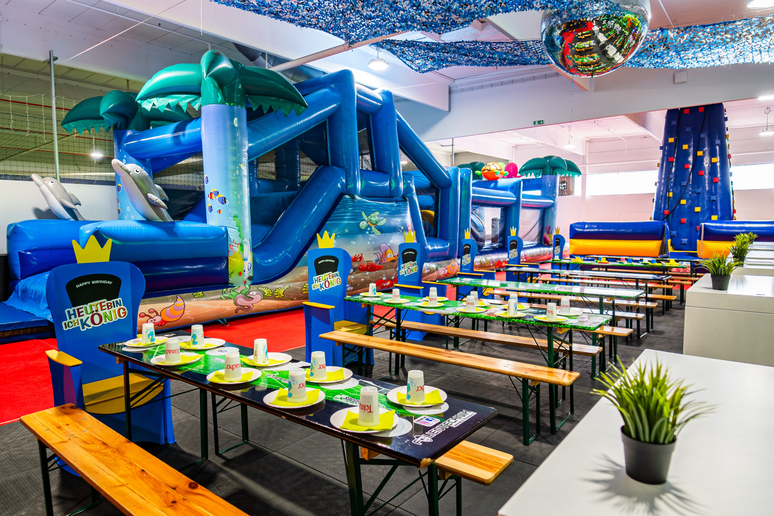 18 Tische Kinderland