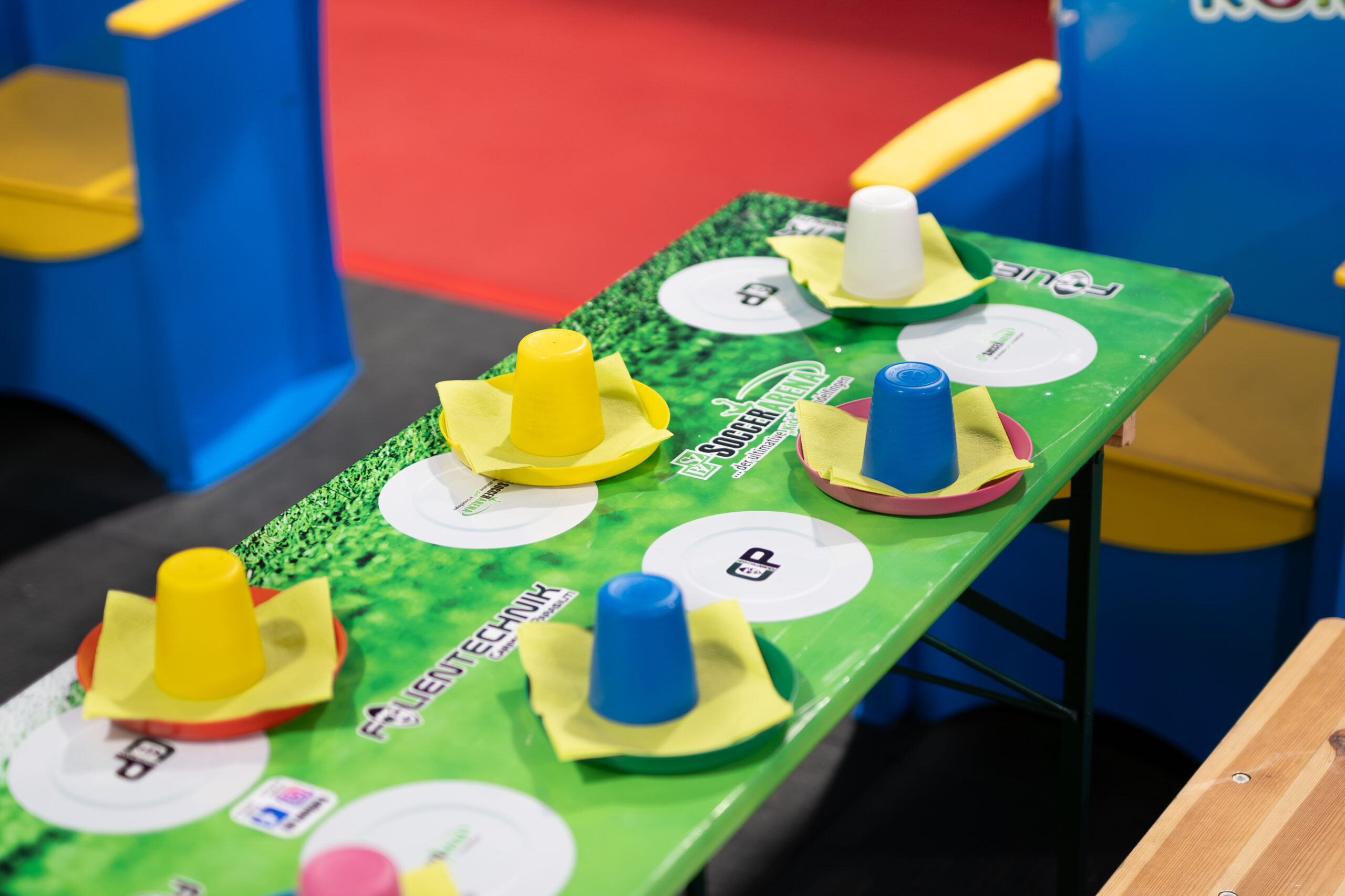 21 Tische Kinderland